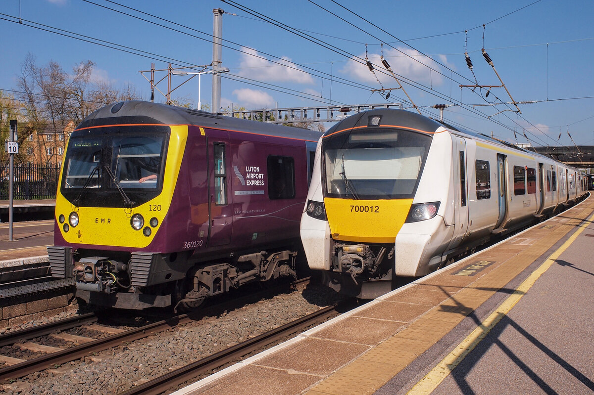 Bedford Station 360120 and 700012