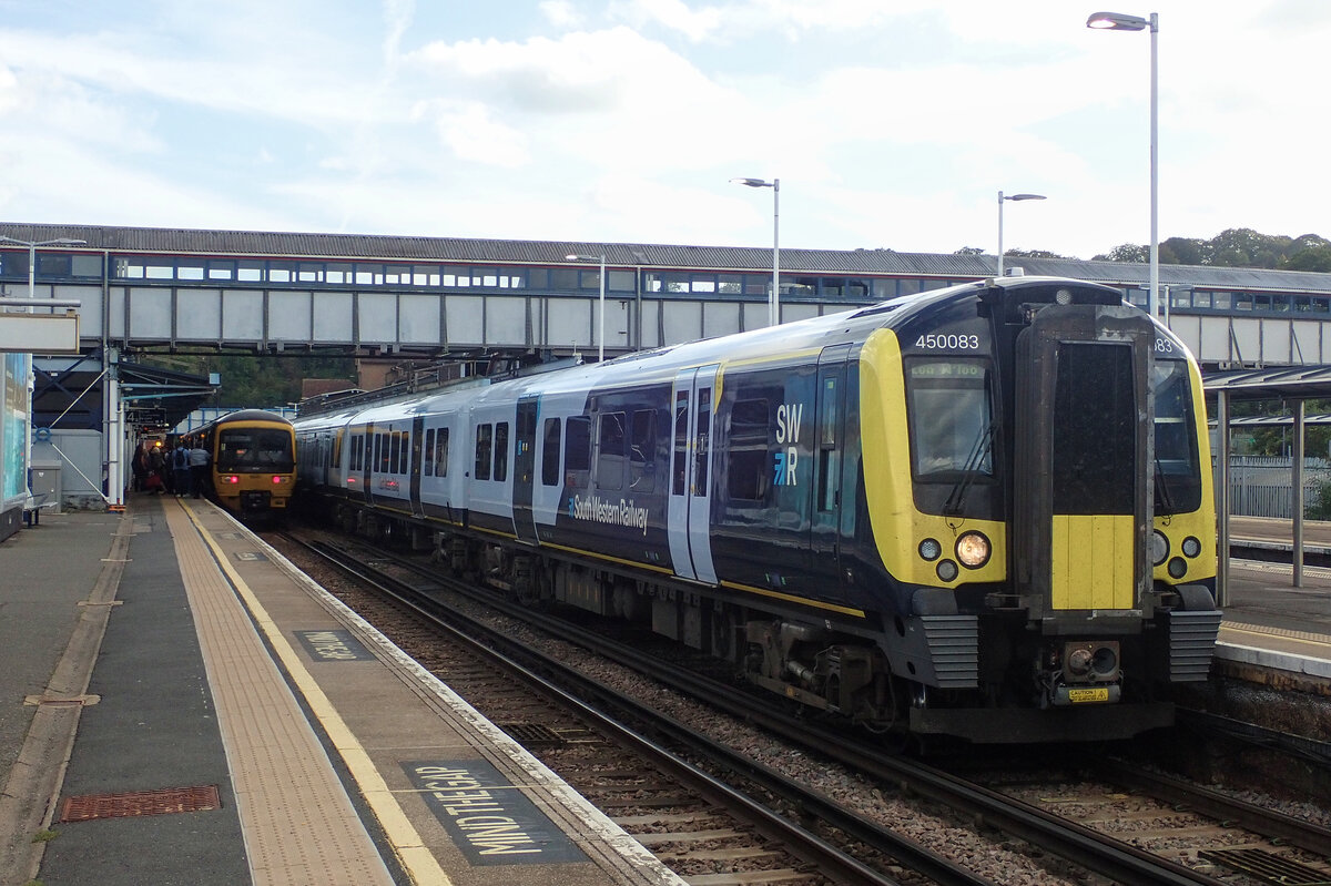 Class 450 No. 450083 at Guildford