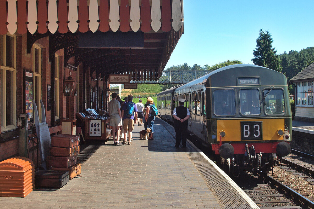 Diesel railcar at Weybourne