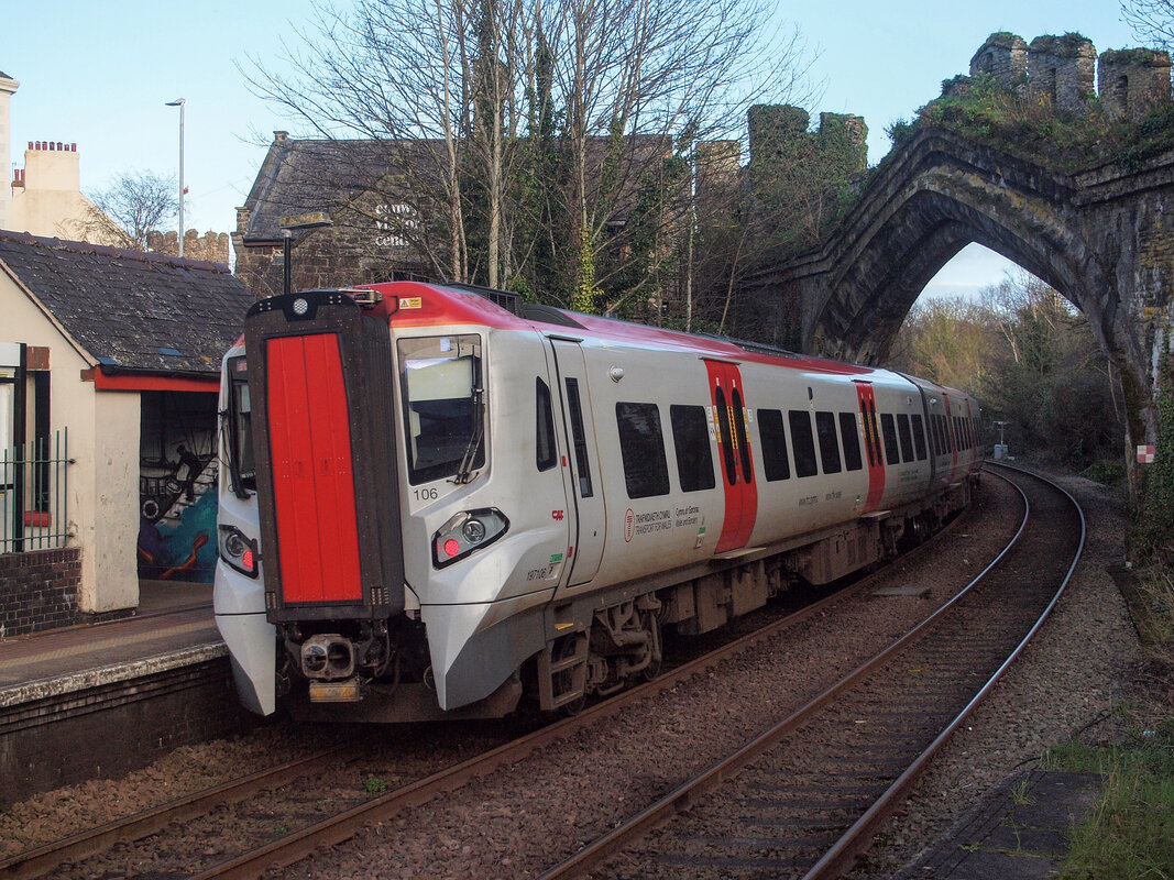 197106 departing Conwy