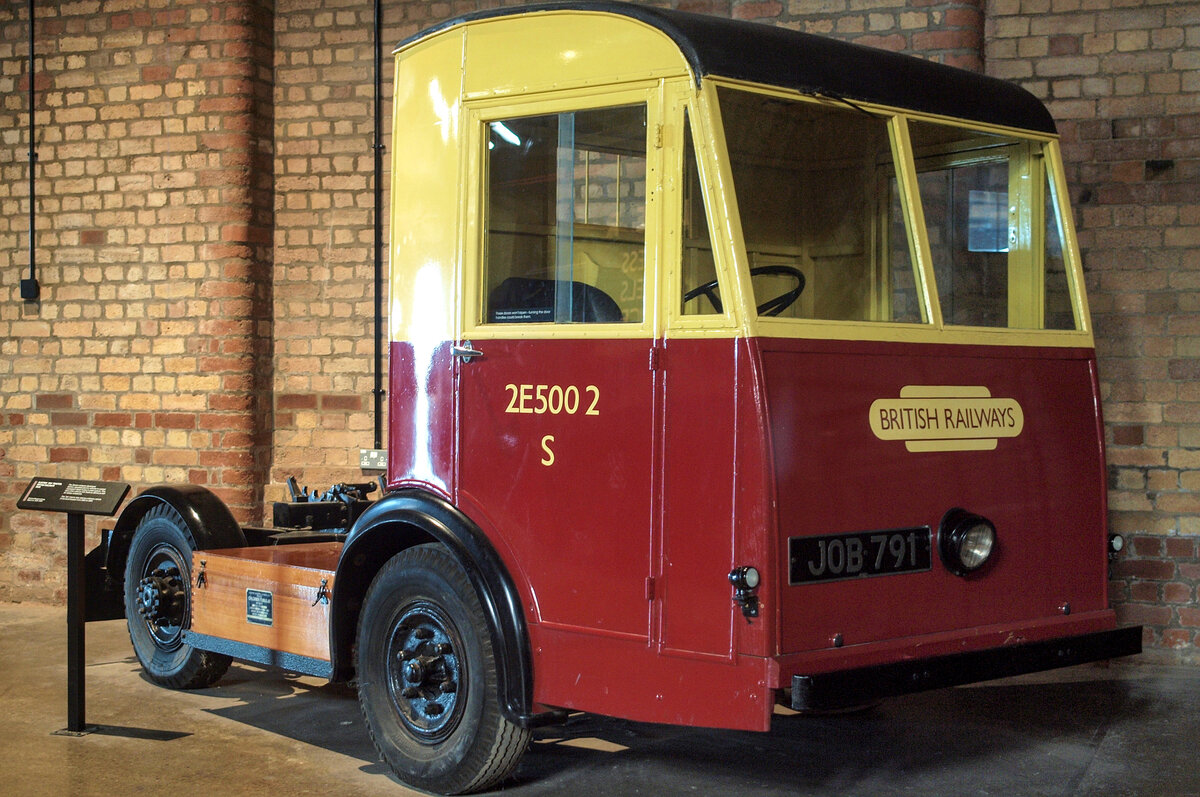 Jen electric cab