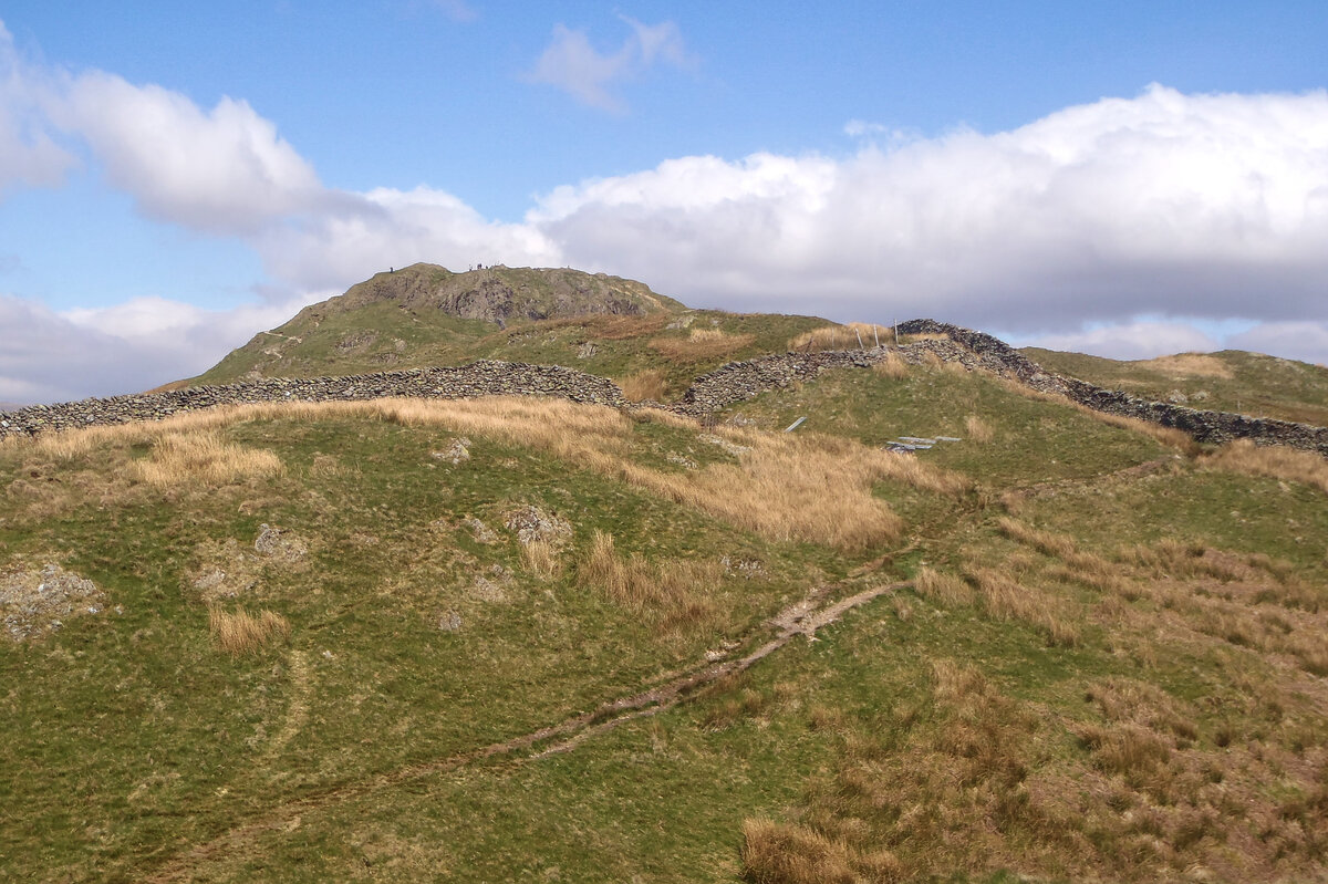 Rocky summit of Wansfell Pike