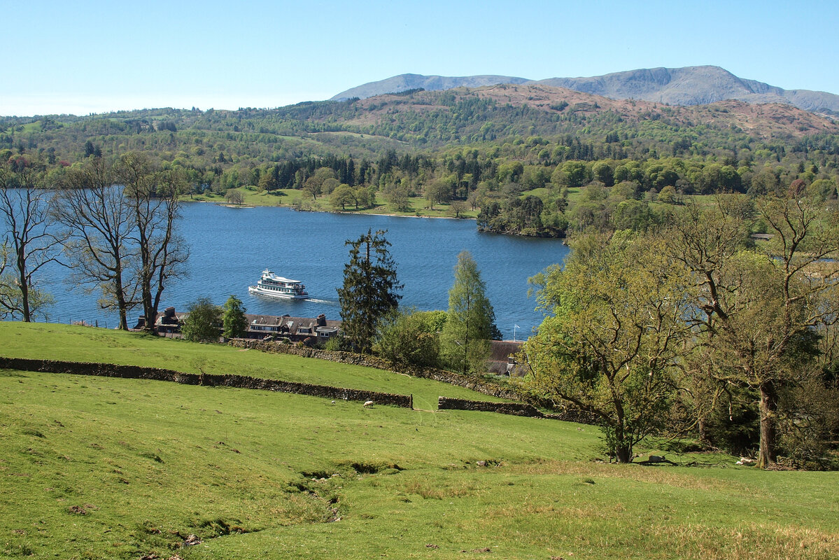 Ferry departing Waterhead